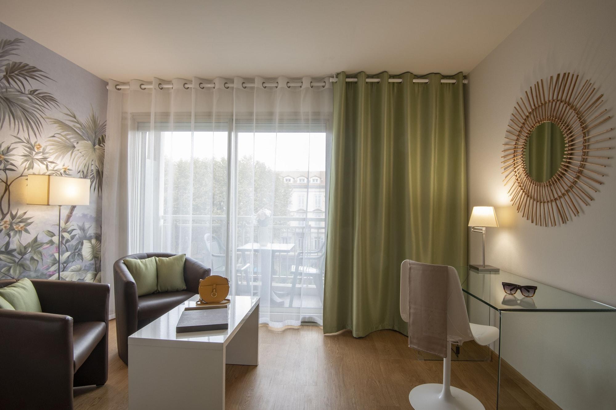 Chambord Hotel 3*
