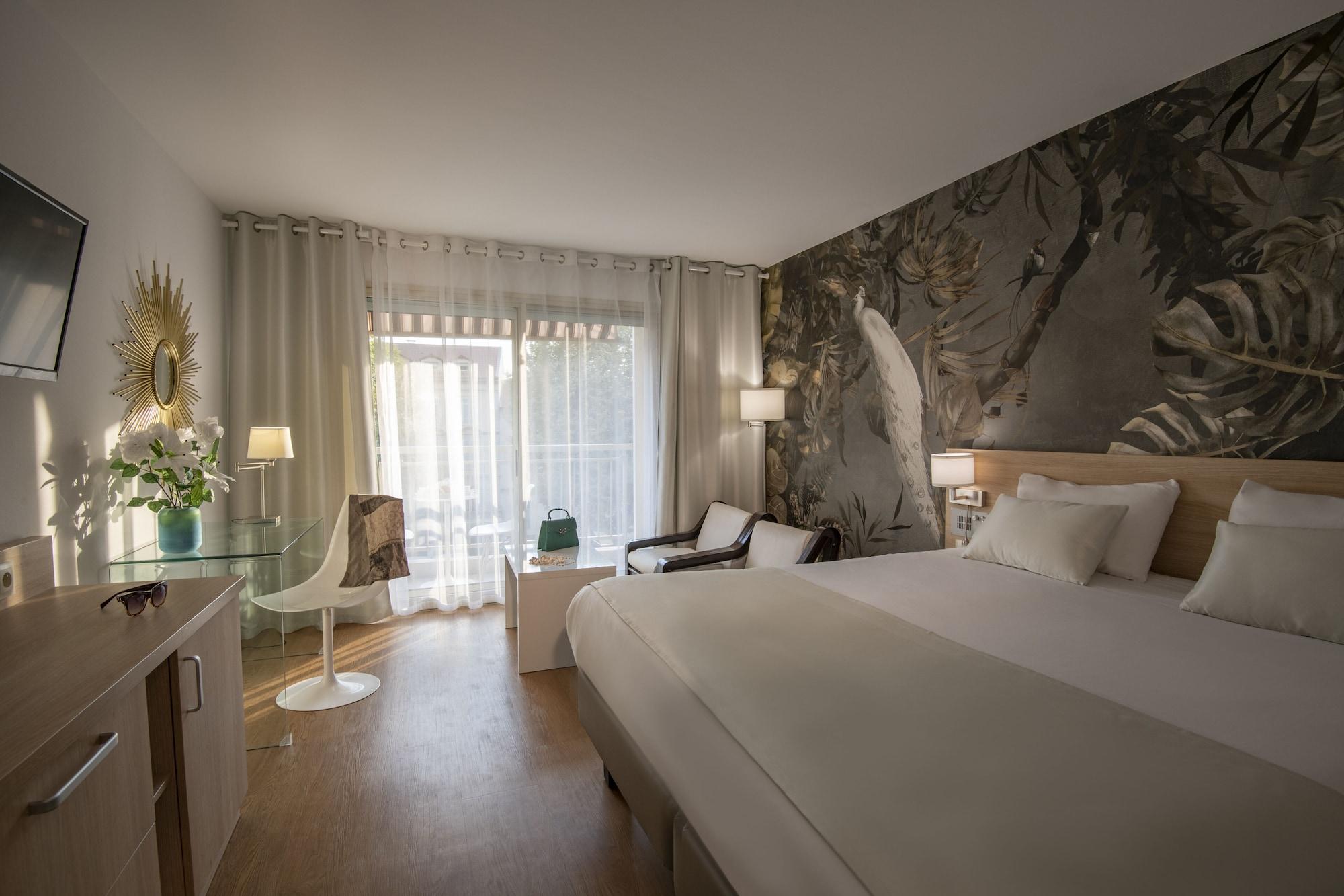 Chambord Hotel 3*